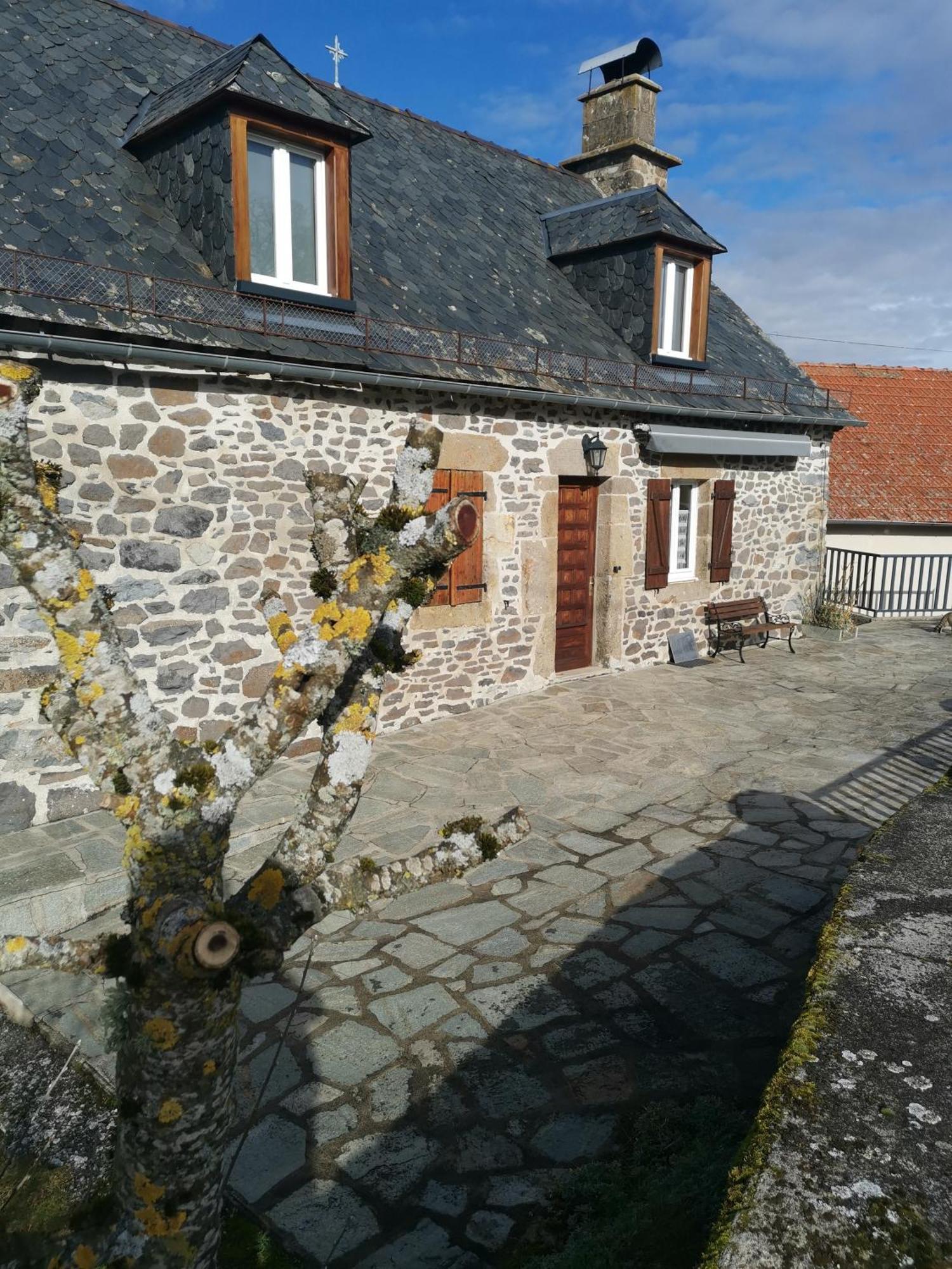 Maison Chez La Malie Le Monteil  Екстер'єр фото